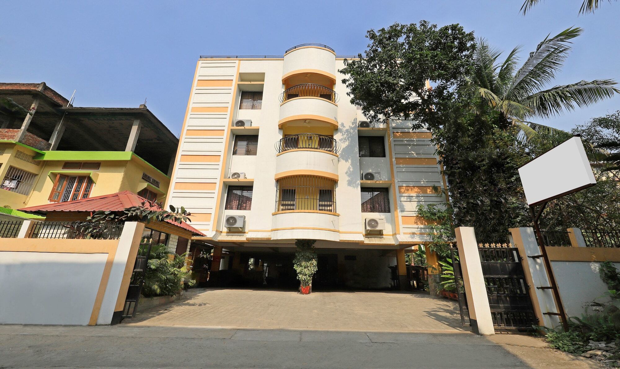 Treebo Umal Homestay Ganeshguri Guwahati Buitenkant foto
